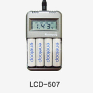 전압/전류/충전량을 숫자로 표기해주는 신개념 디지털 충전기 LCD-507 깜냥